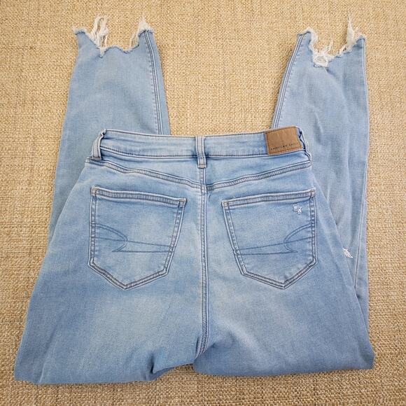 American Eagle Outfitters Light Blue High Rise Jeans - Picture 5 of 12